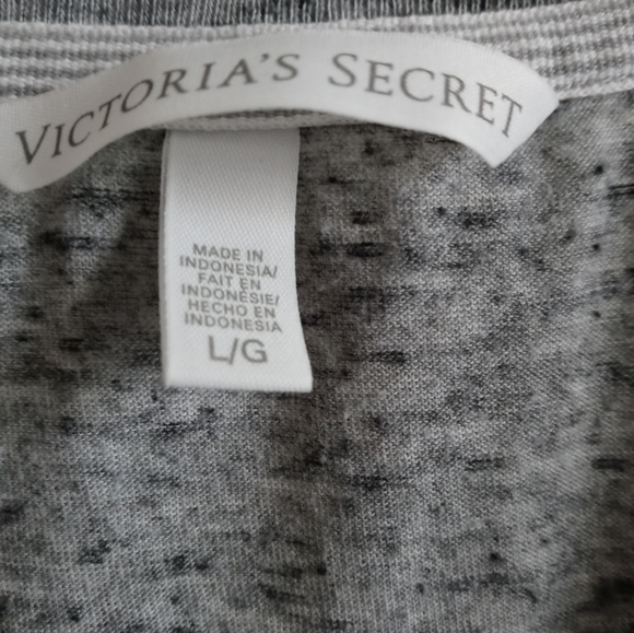 VS long sleeve tee. NWOT - Picture 3 of 3
